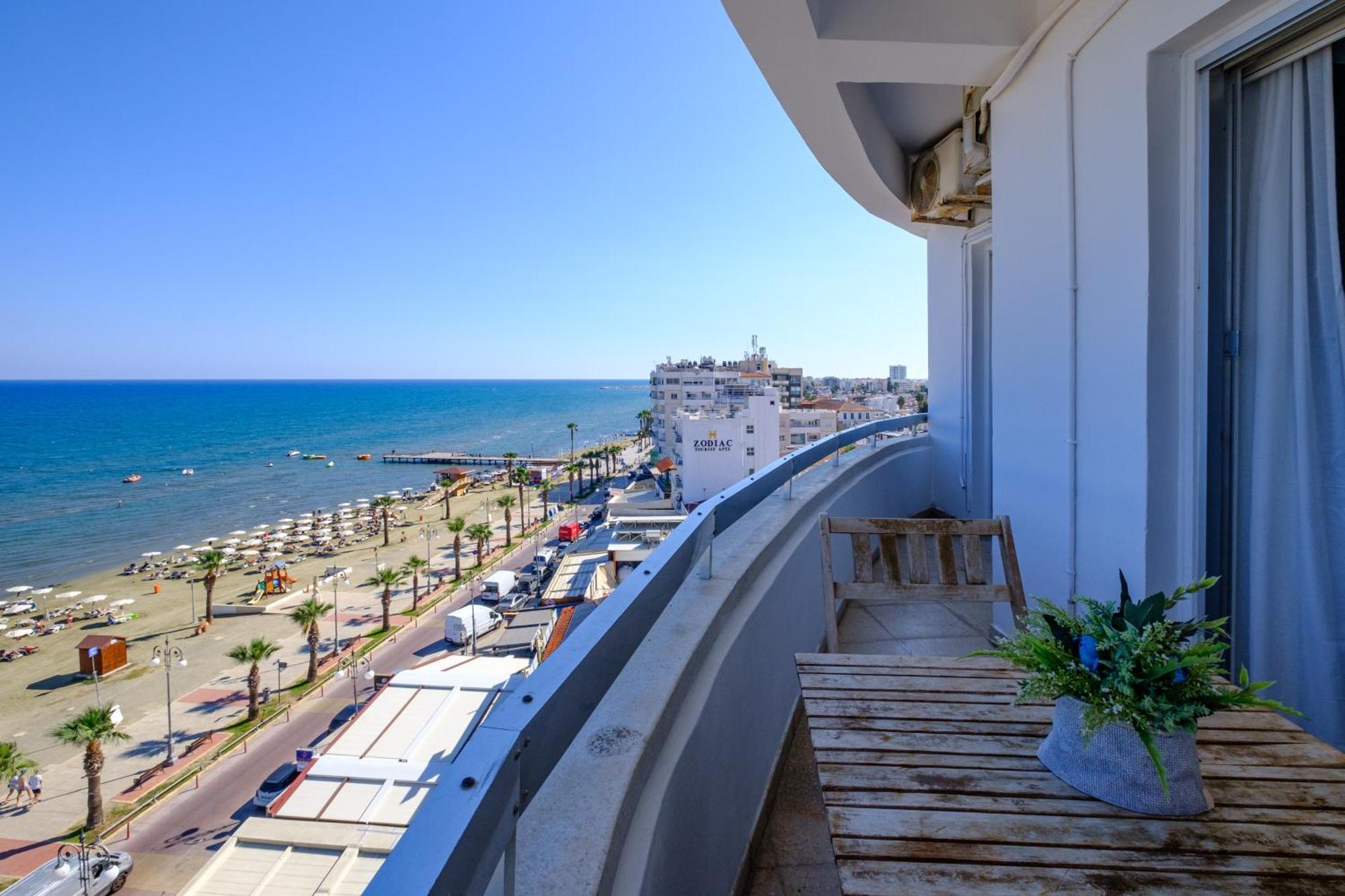 Lazuli Sea View Beachfront- Ap 61 Larnaca Exterior foto